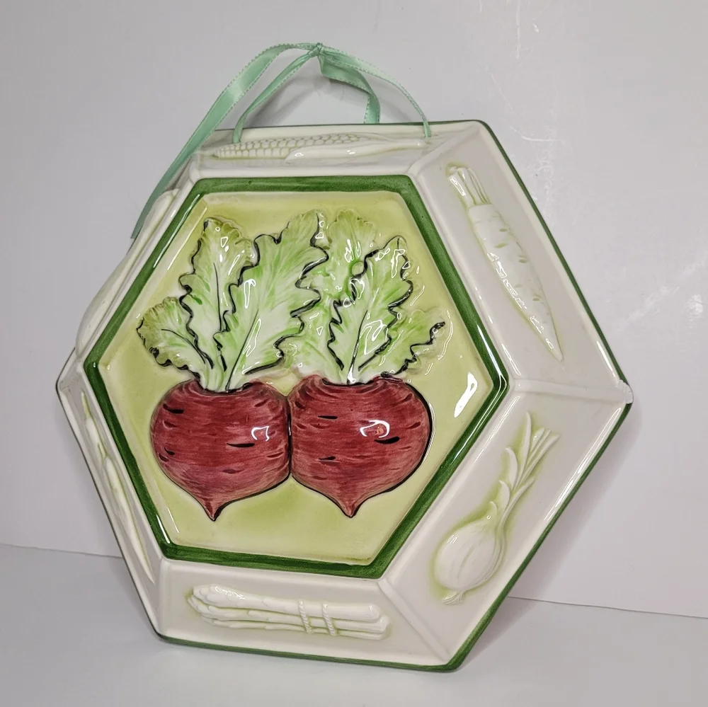 Spring Beets Vintage Ceramic Mold by Sigma the Tastesetter Japan